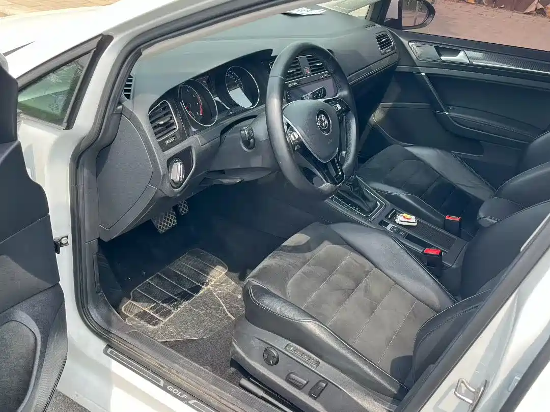 Volkswagen Golf 2018 230TSI Automatic Luxury фото 4