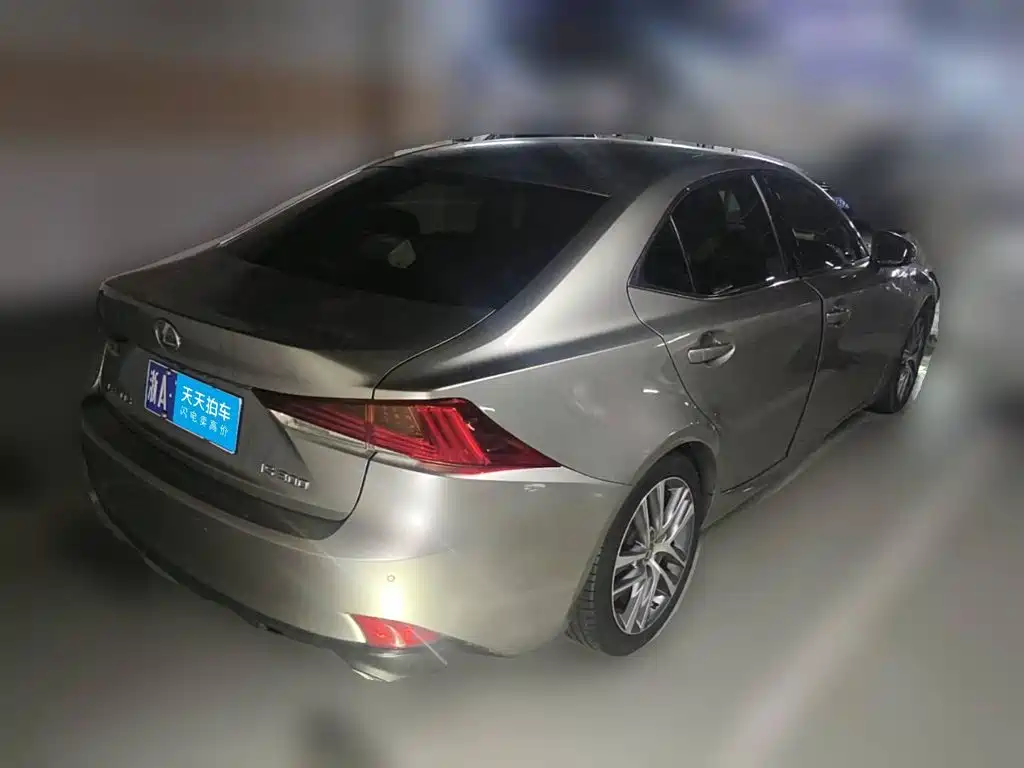 Lexus IS 2019 2017 300 Leading Edition