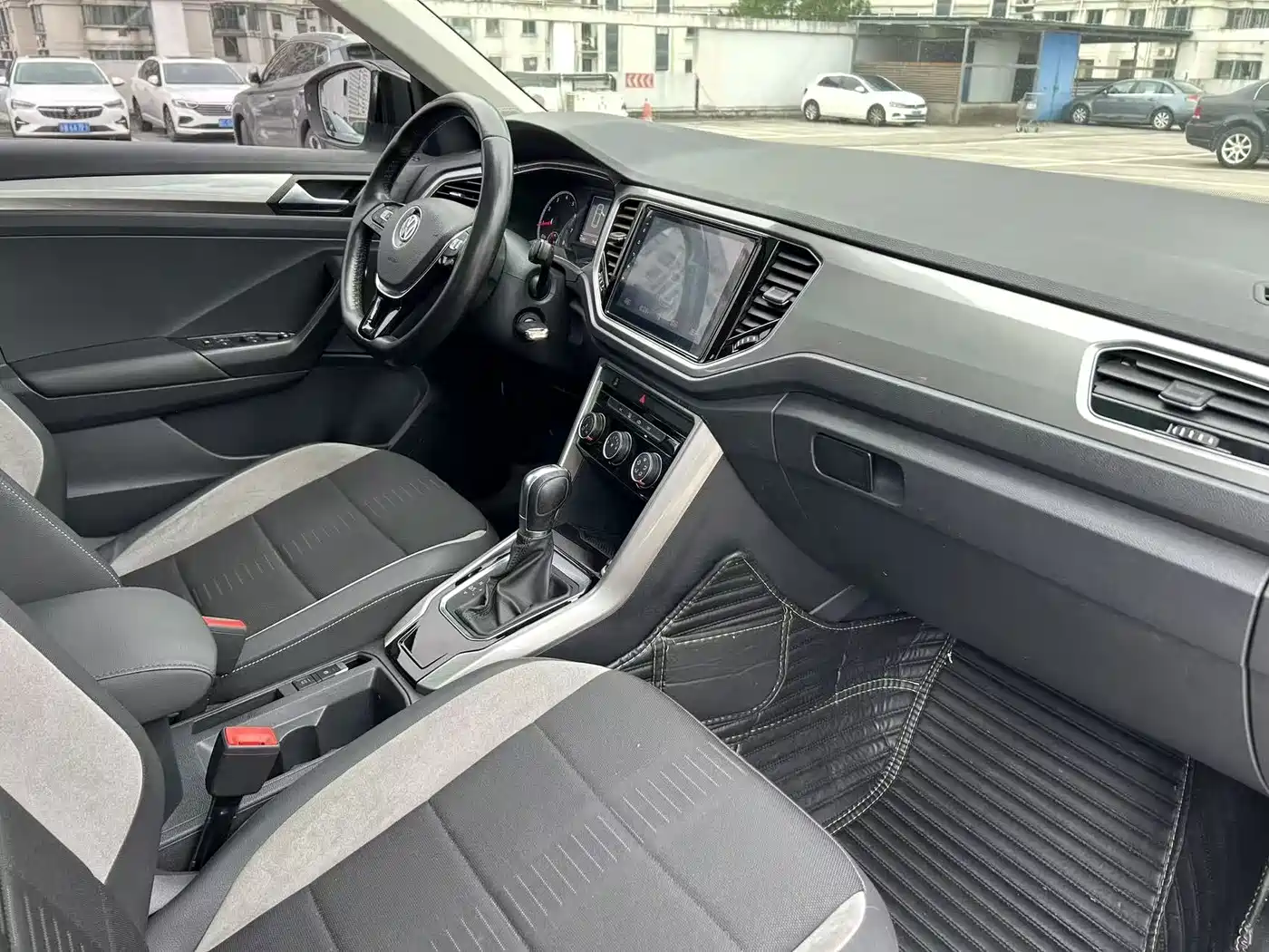 Volkswagen T-ROC 2018 230TSI DSG 2WD Progressive China V фото 18