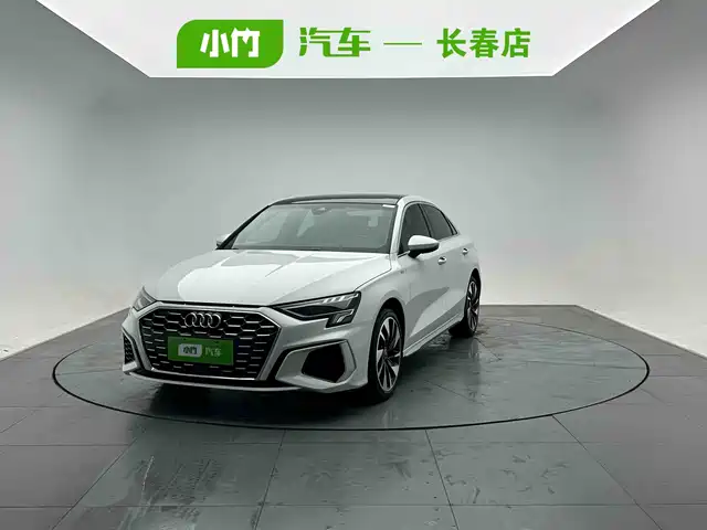 Audi A3 A3L Limousine 35 TFSI, Стиль Спорт