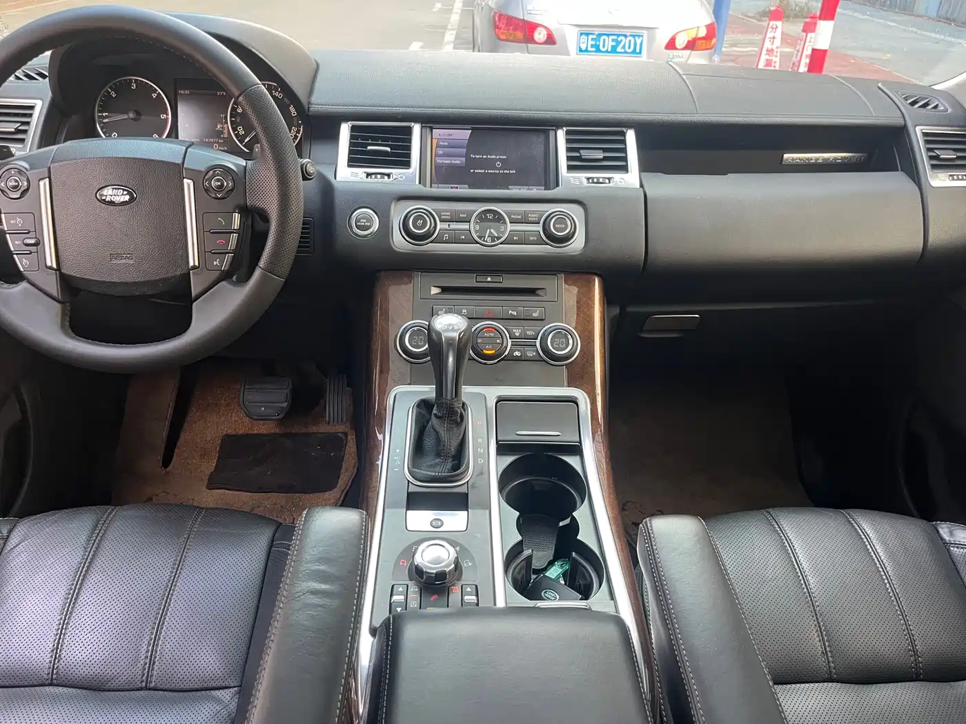 Land Rover Range Rover Sport 2010 3.0 TDV6 HSE Diesel фото 11