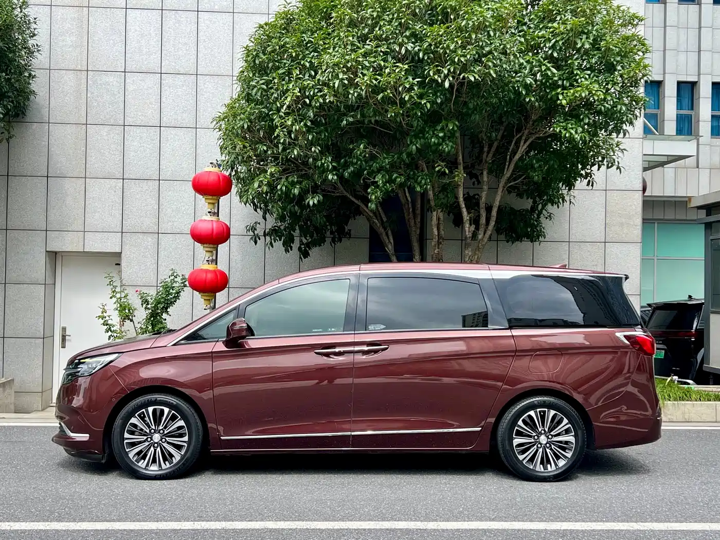 Photo 4 - Buick GL8
