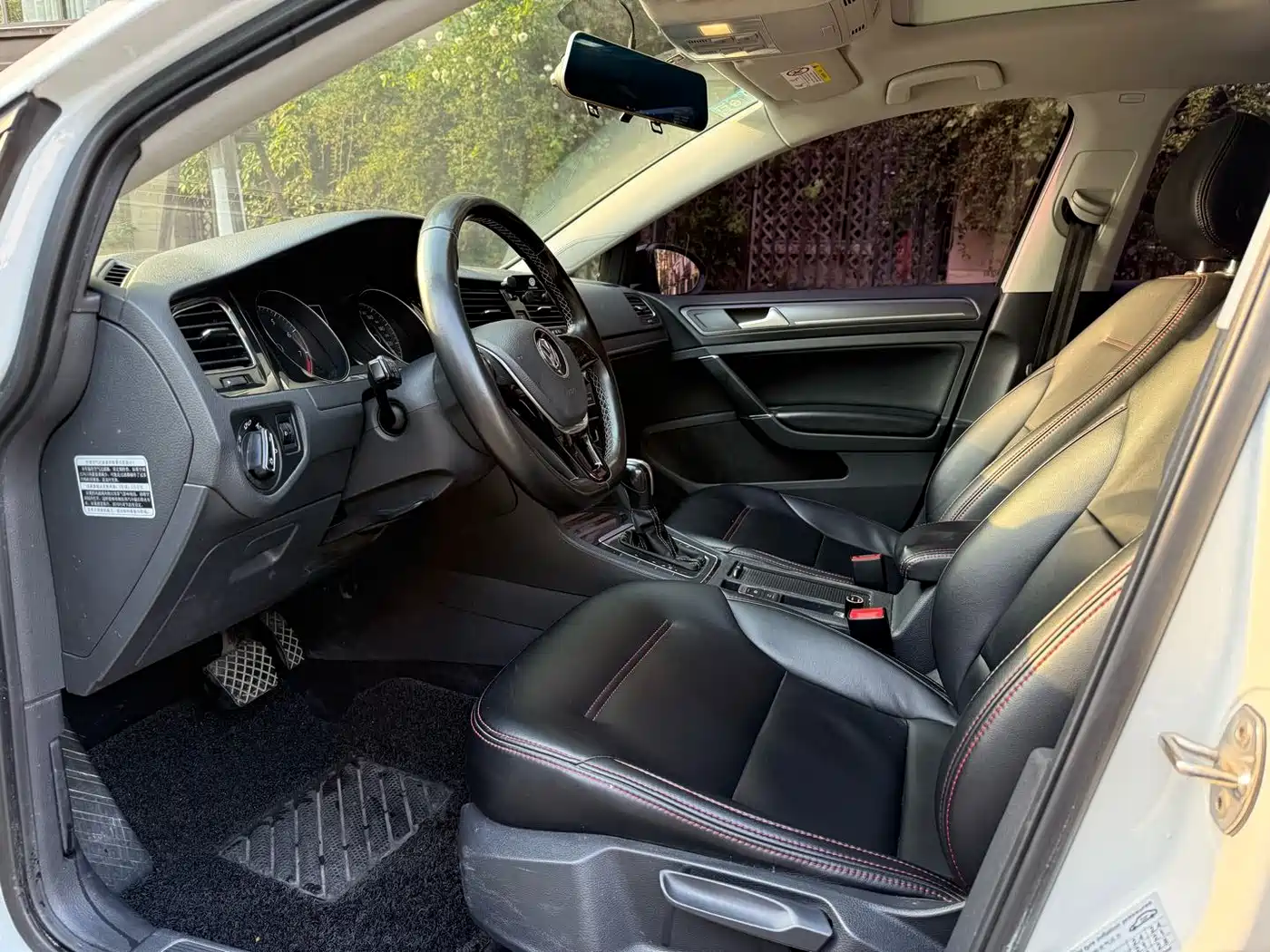 Volkswagen Golf 2017 230TSI Auto Comfort Millionth Anniversary Edition фото 5