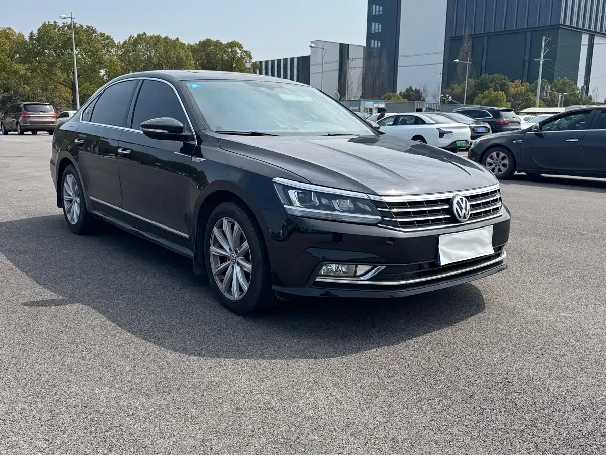 Volkswagen Passat 2017 330TSI DSG Prestige фото 3