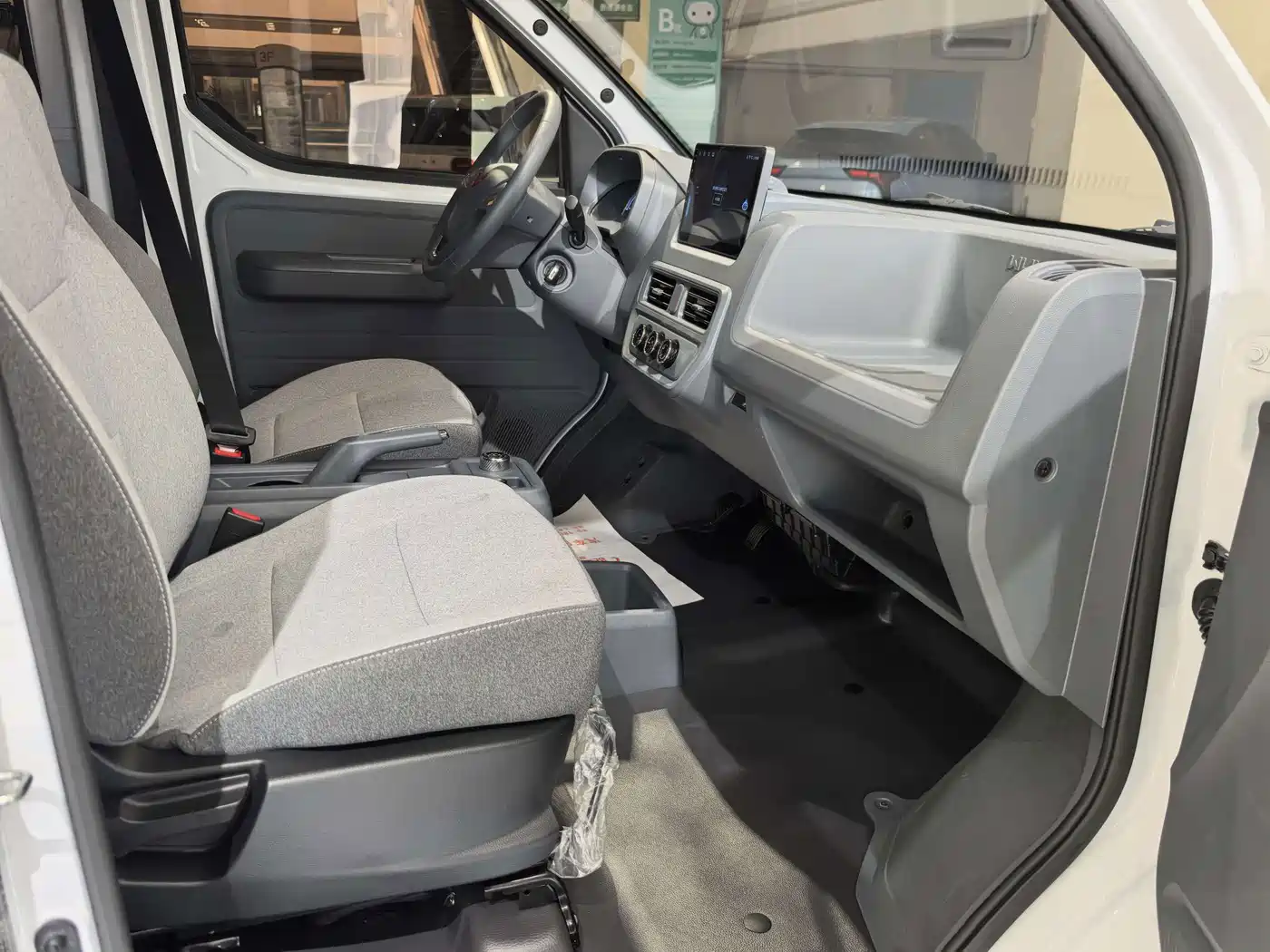 Wuling Motors Wuling Yangguang 2026 2026 Model 440km Passenger Van Comfort Version (6-Seater)