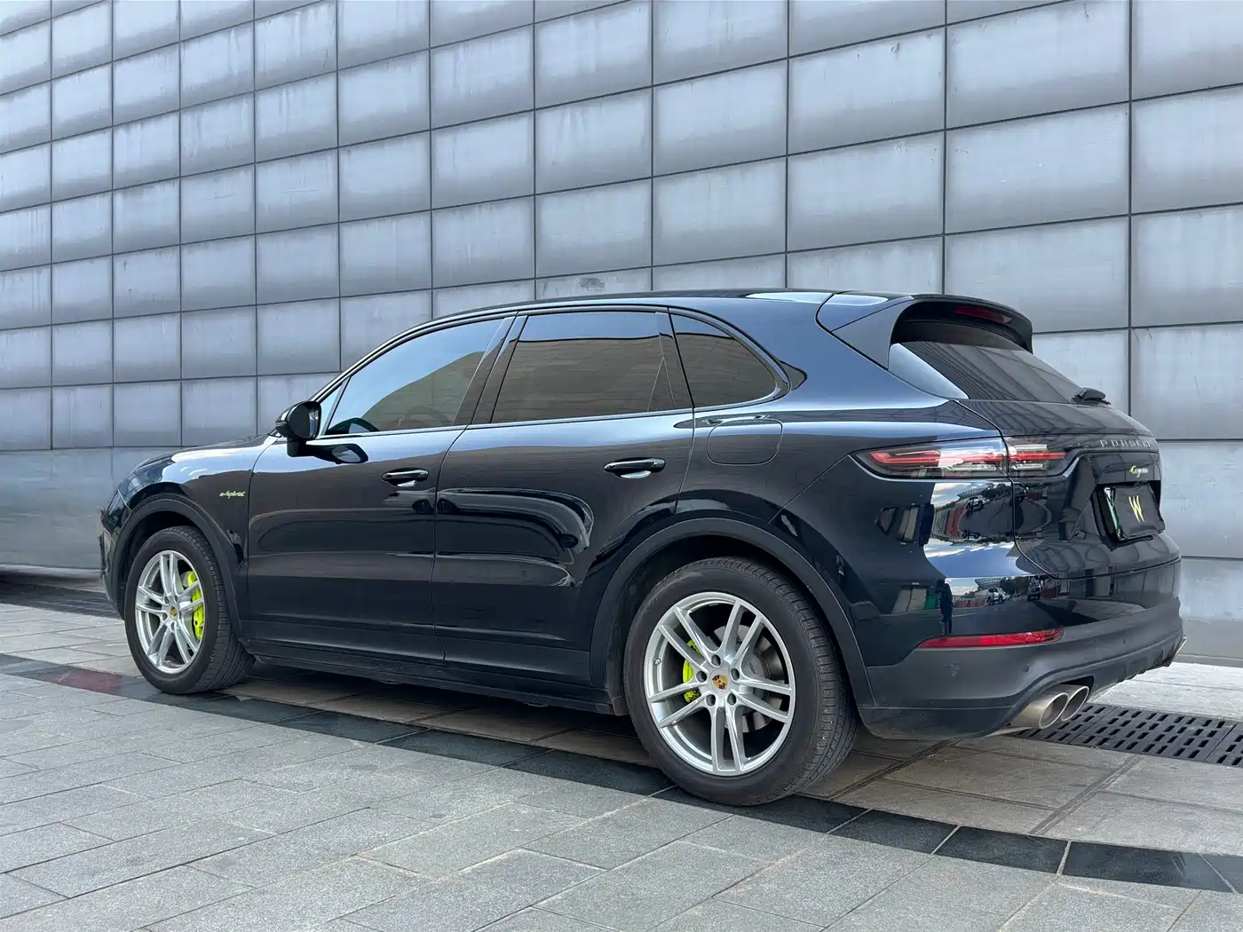 Porsche Cayenne New Energy 2022 Cayenne E-Hybrid 2.0T Platinum Edition фото 14