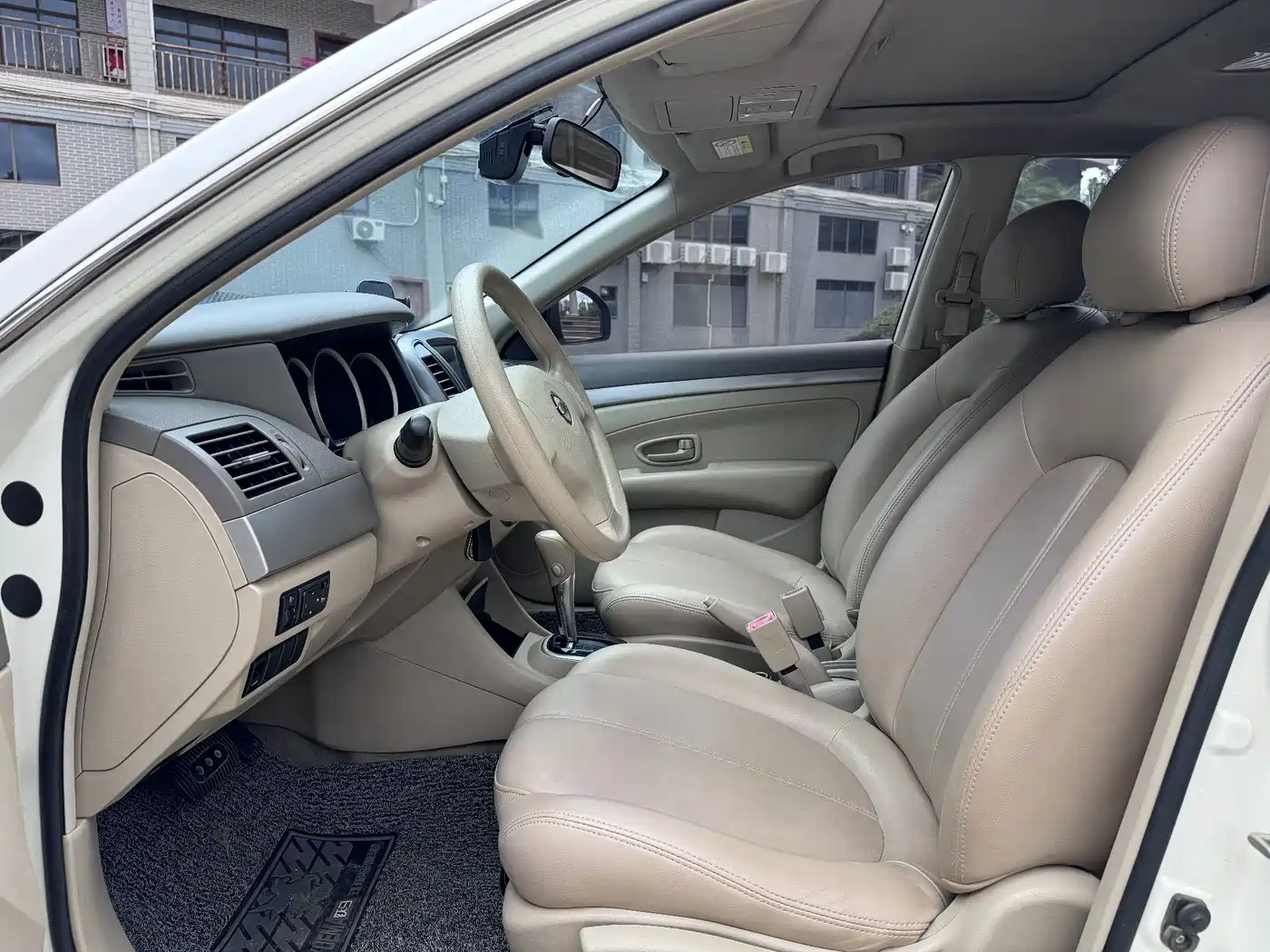 Photo 5 - Nissan Sylphy