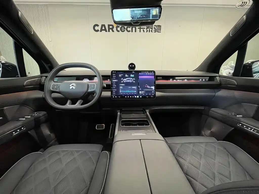 NIO ES8 2026 2025 Model 6-Seat Executive Luxury Edition