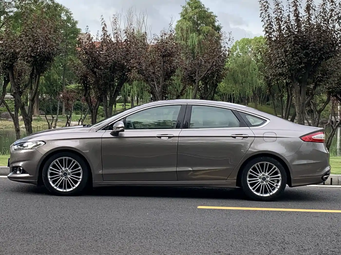 Ford Mondeo 2013 2013 2.0L GTDi240 Ultimate
