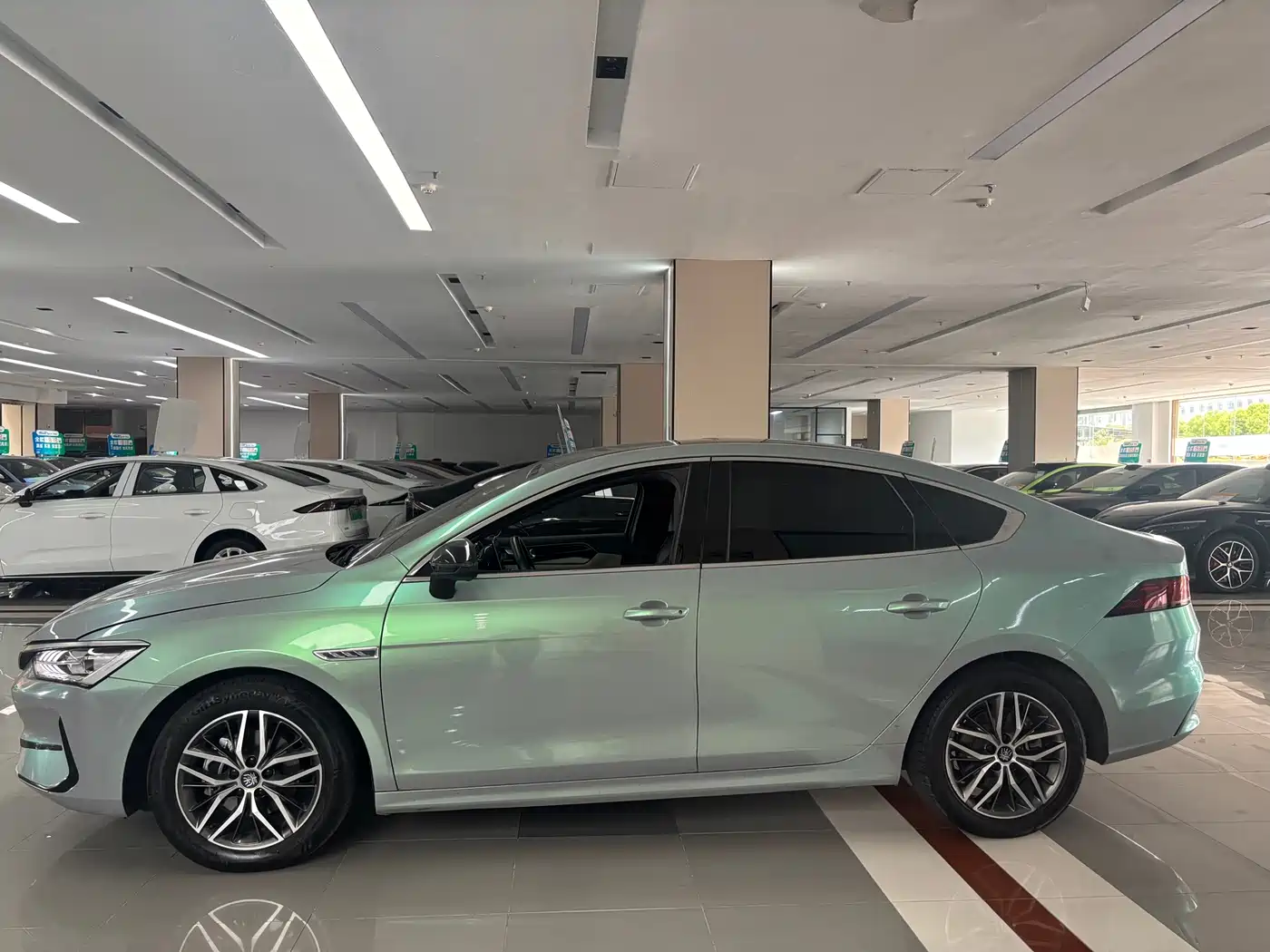 BYD Qin PLUS 2021 EV 500KM Luxury Model фото 8