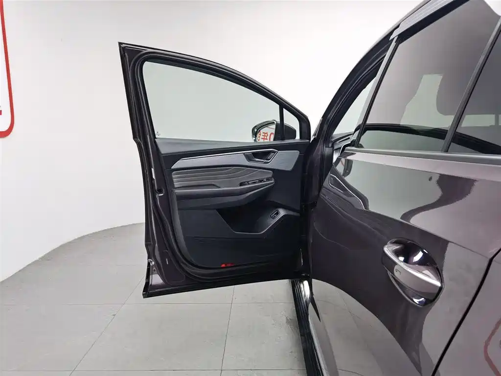 Volkswagen Talagon 2021 380TSI 4WD R-Line Explorer Edition фото 8