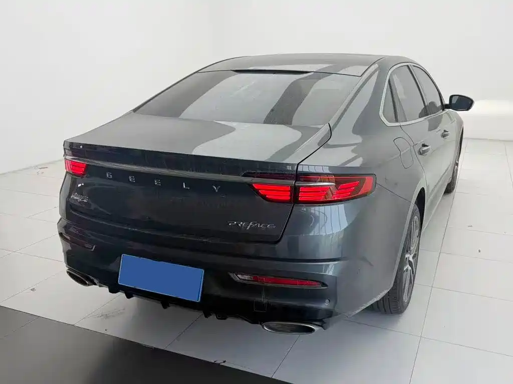 Фото 7 - Geely Preface