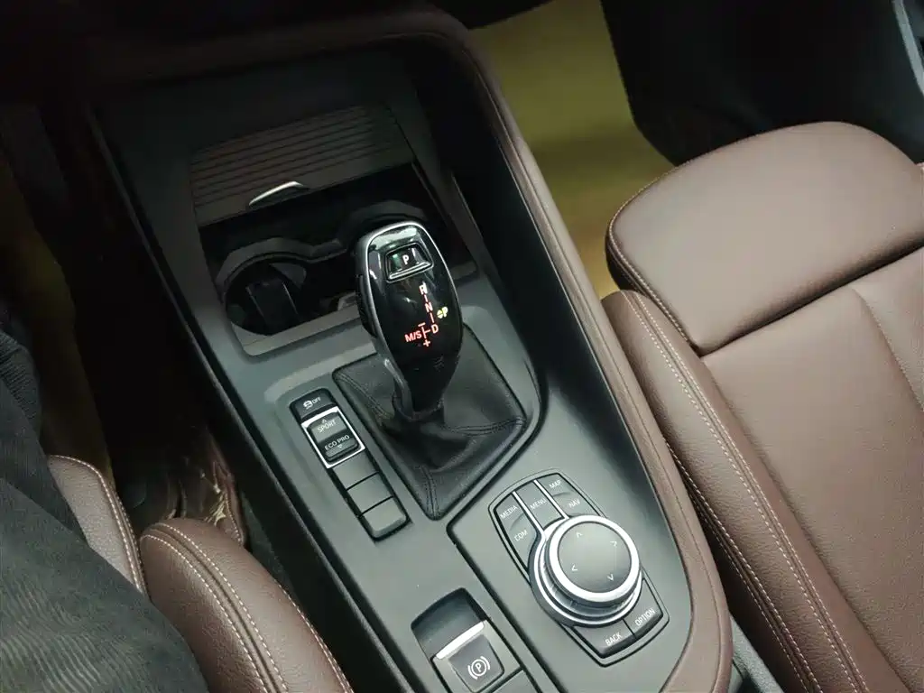 BMW X1 2020 sDrive25Li Leading Model фото 10