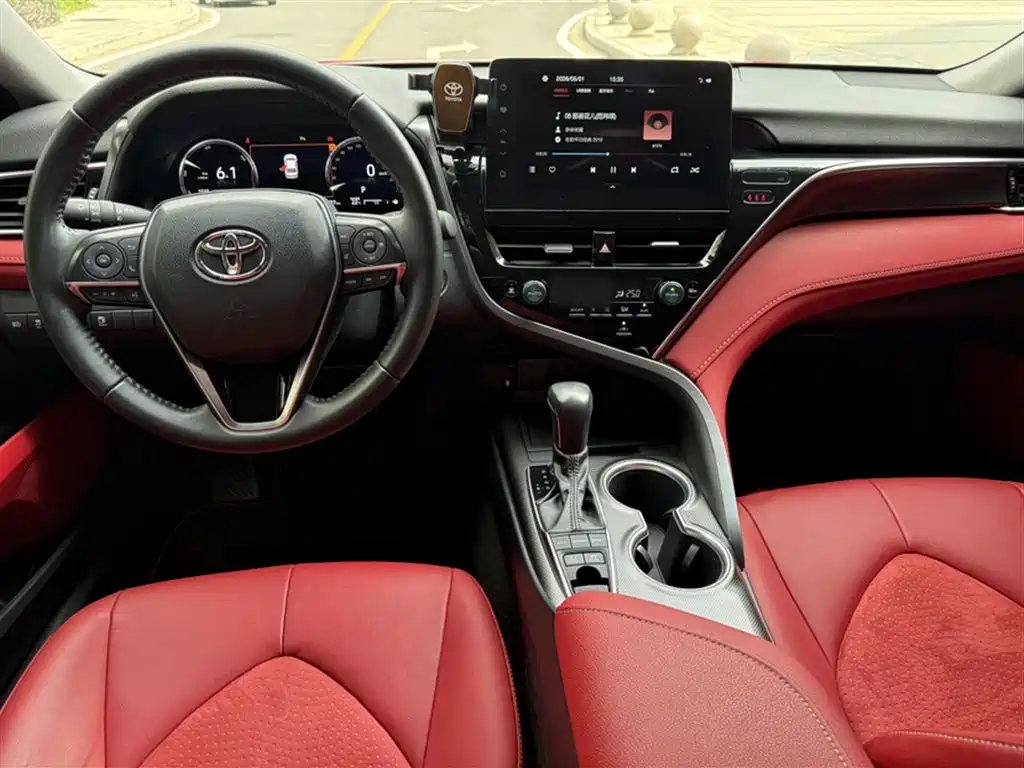 Toyota Camry 2021 Hybrid 2.5HS Fashion Edition фото 25