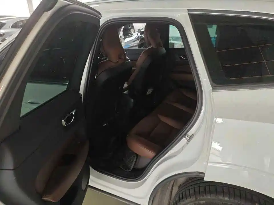 Volvo XC60 2025 2025 B5 AWD Smart Luxury Edition