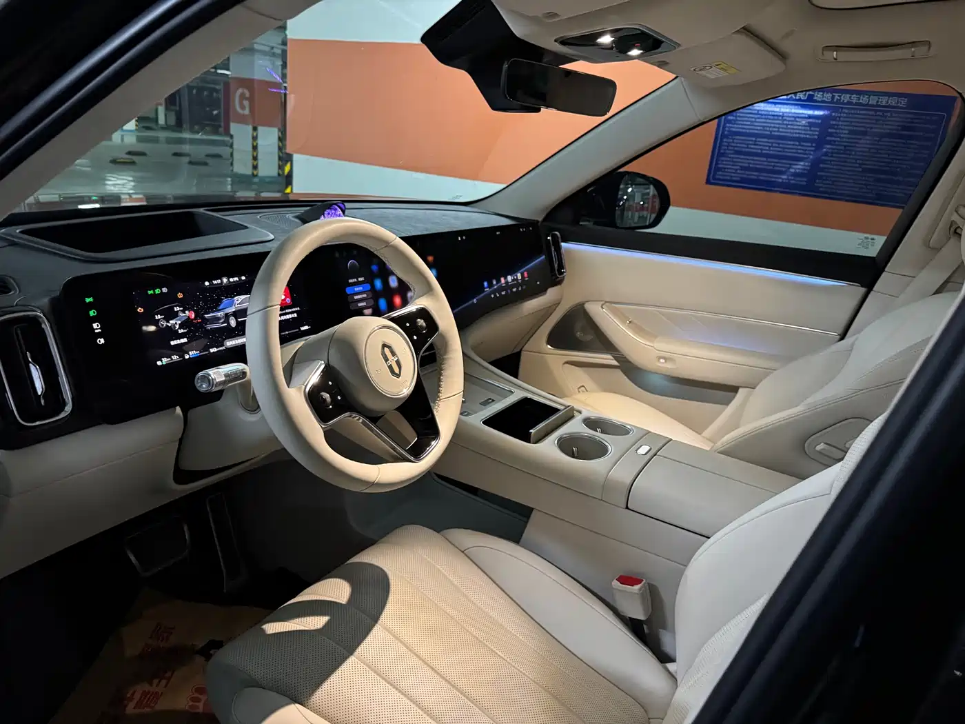 AITO Wenjie AITO M8 2025 Range Extender Max+ Edition 53.4kWh 5-seater фото 8