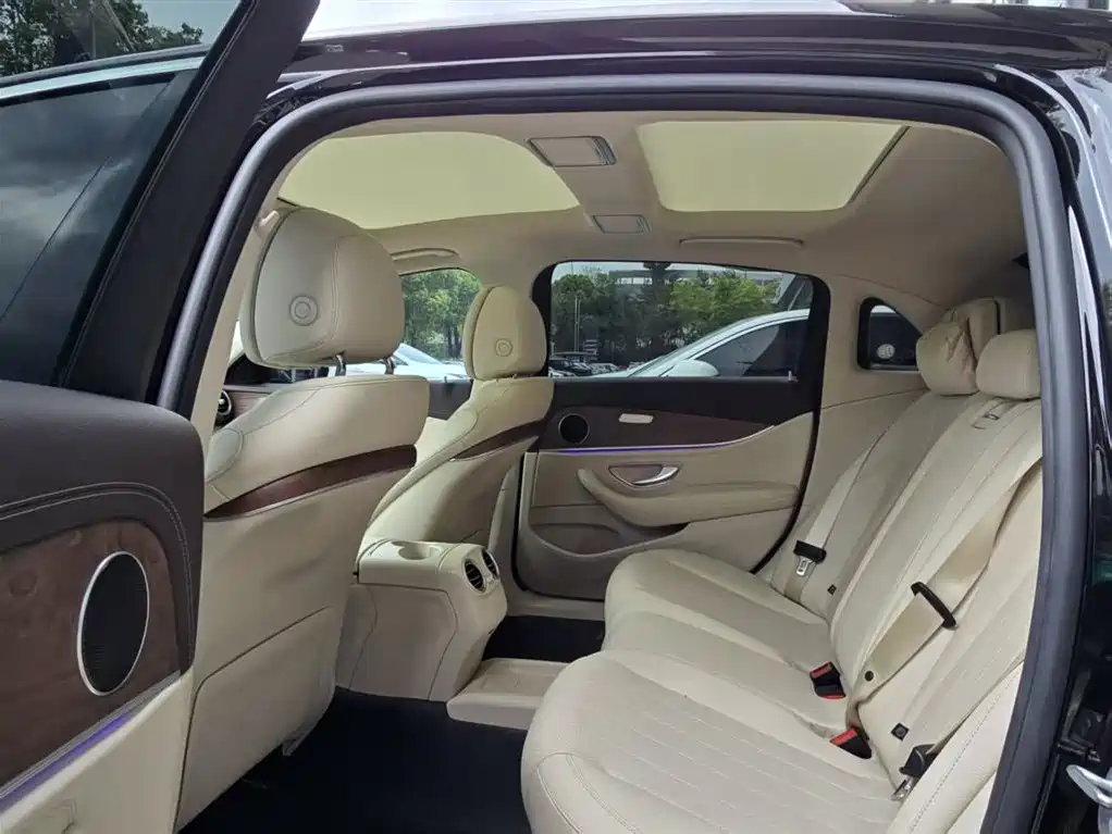 Mercedes-Benz E-Class 2020 E 260 L фото 16
