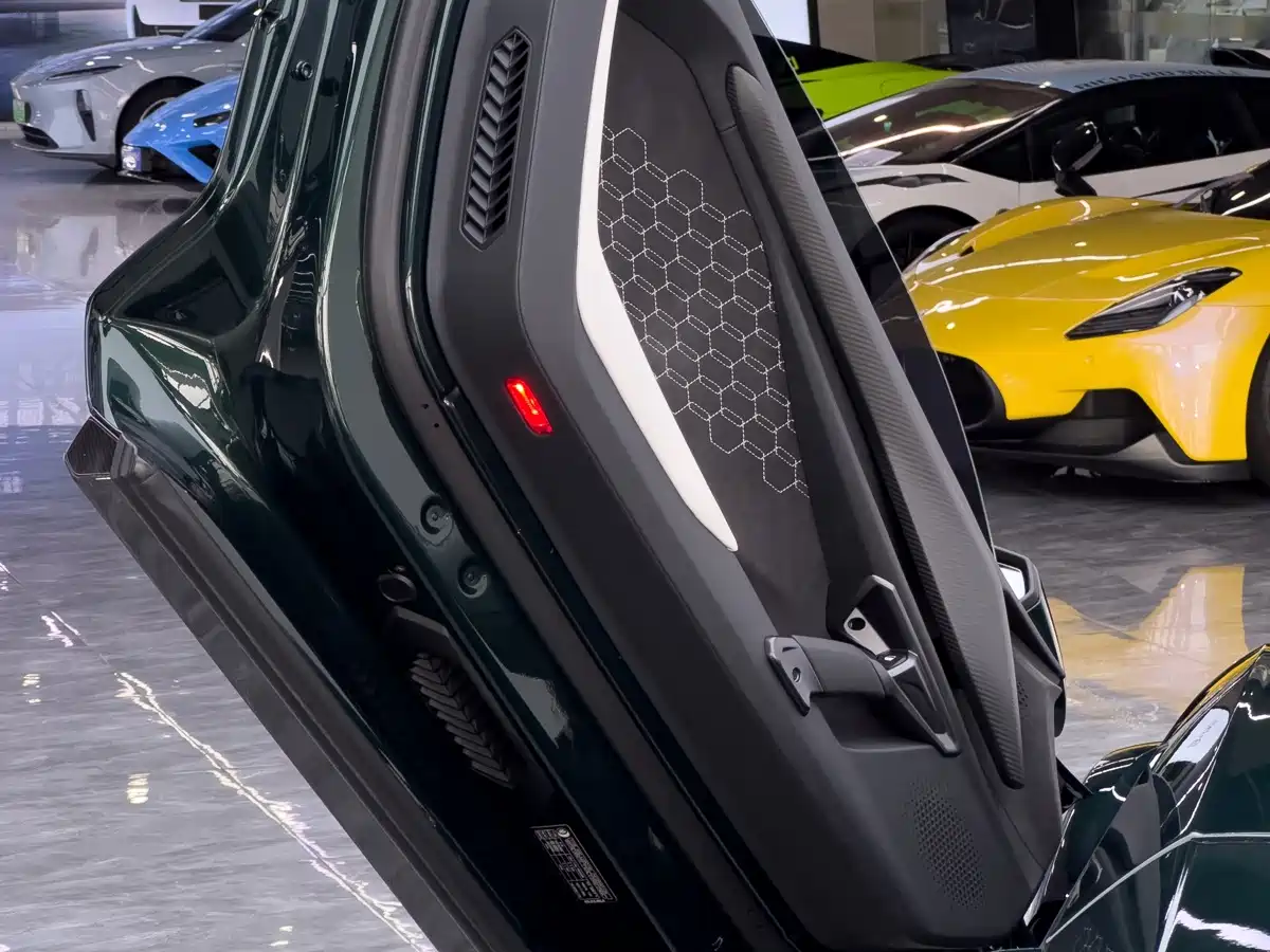 Lamborghini Revuelto 2025 2023 6.5L PHEV Standard