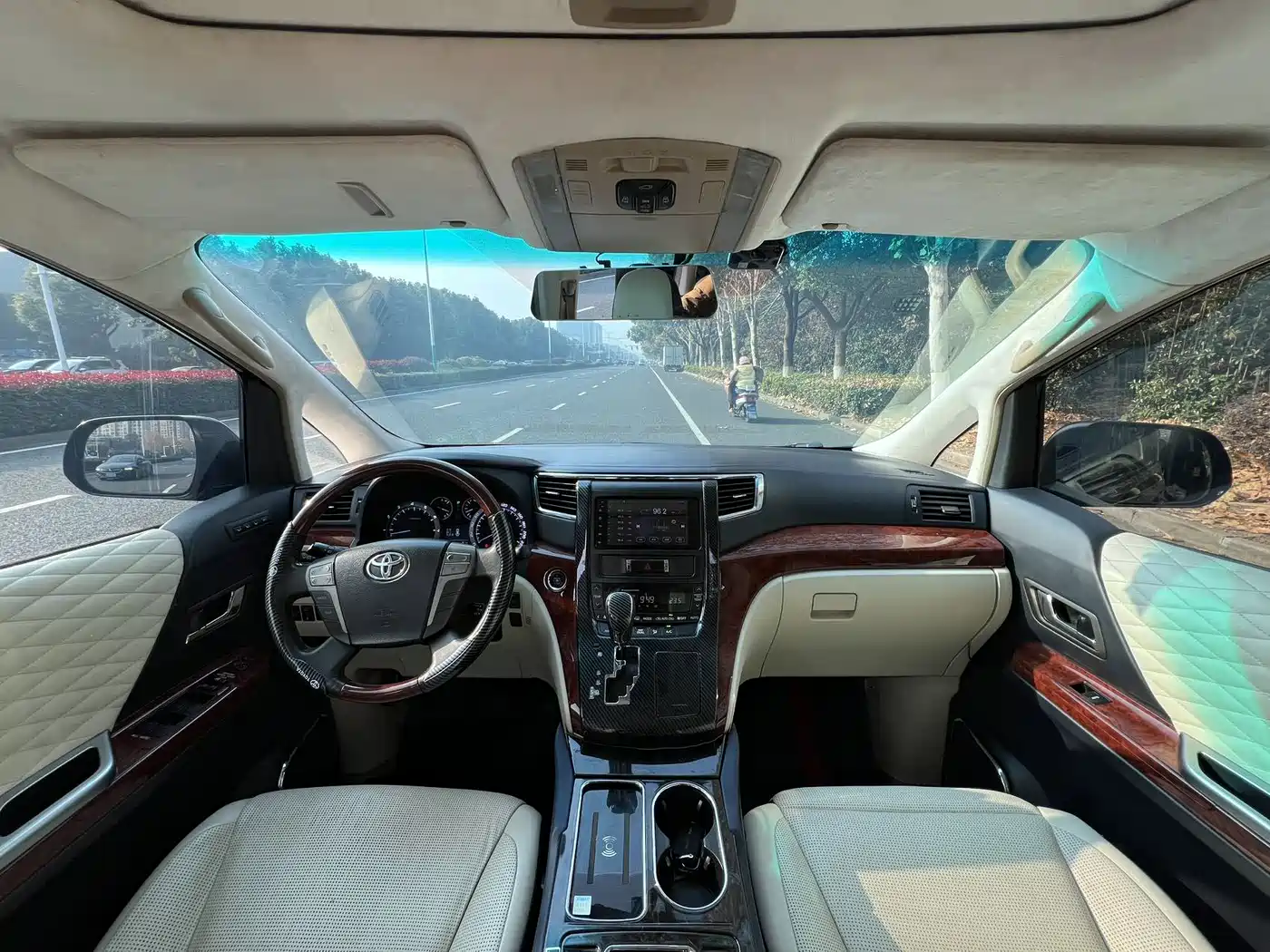 Toyota Alphard 2011 3.5L Luxury Edition фото 16