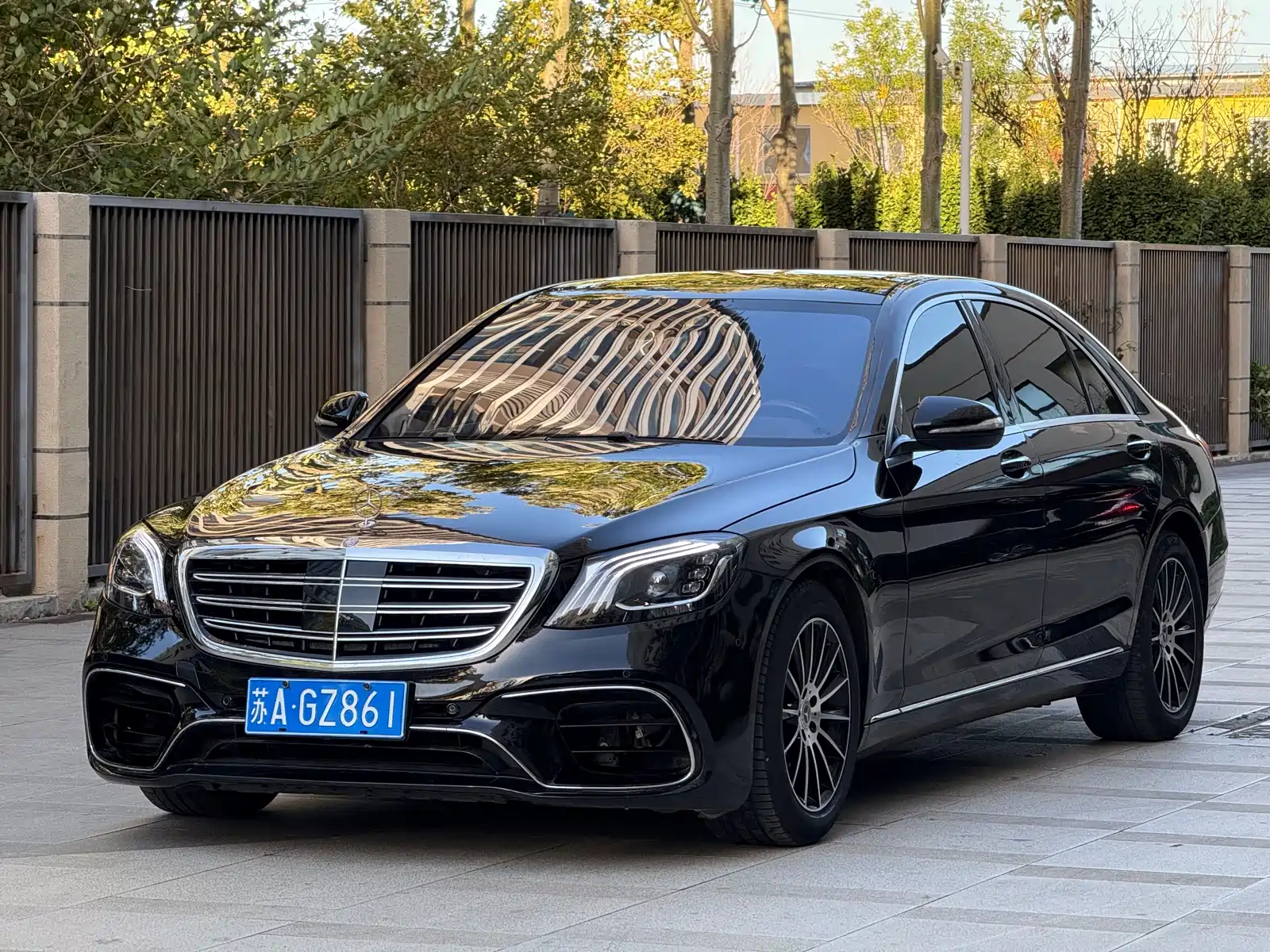 Photo 1 - Mercedes-Benz S-Class