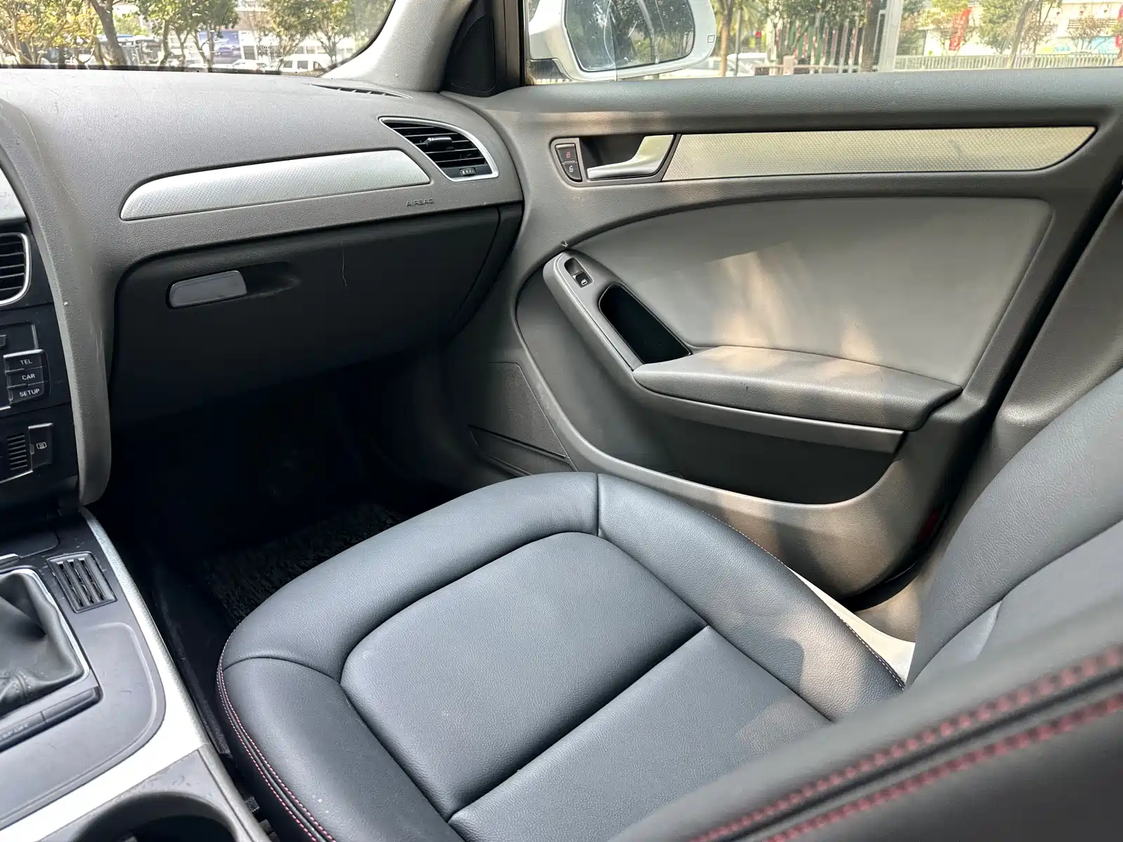 Photo 9 - Audi A4L
