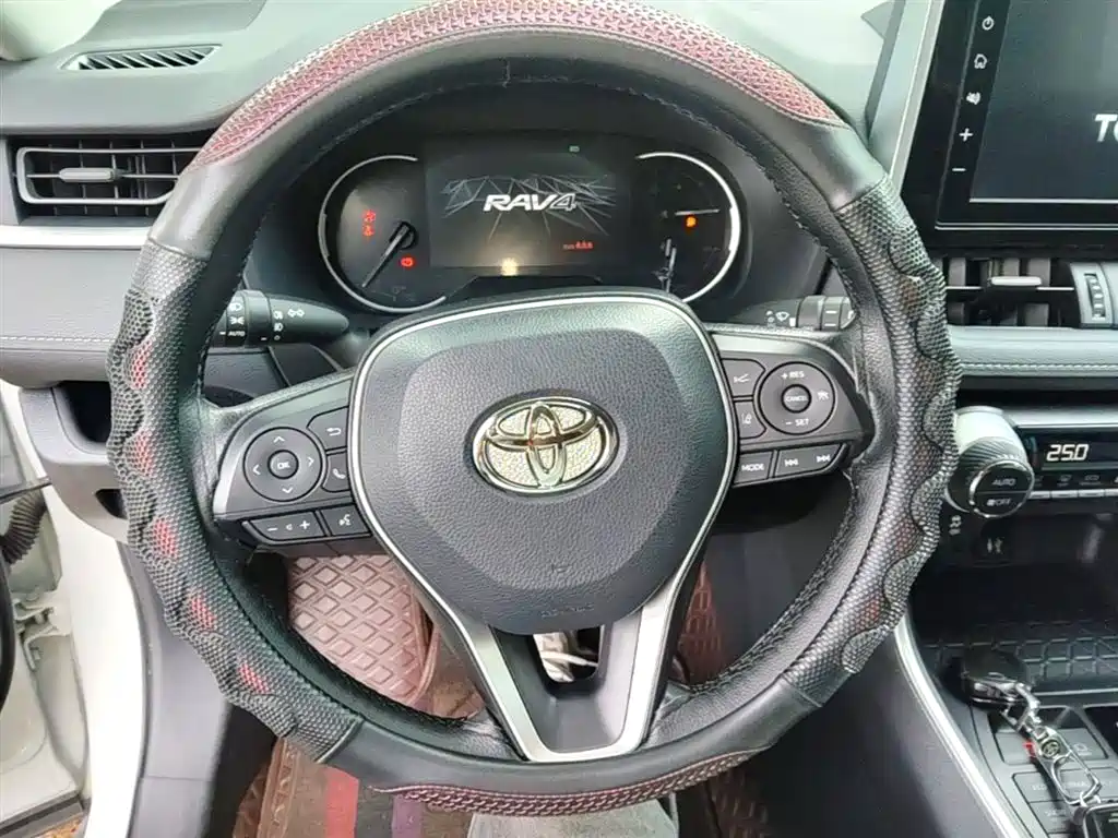 Toyota RAV4 Rongfang 2020 2.0L CVT AWD Trend Edition фото 17