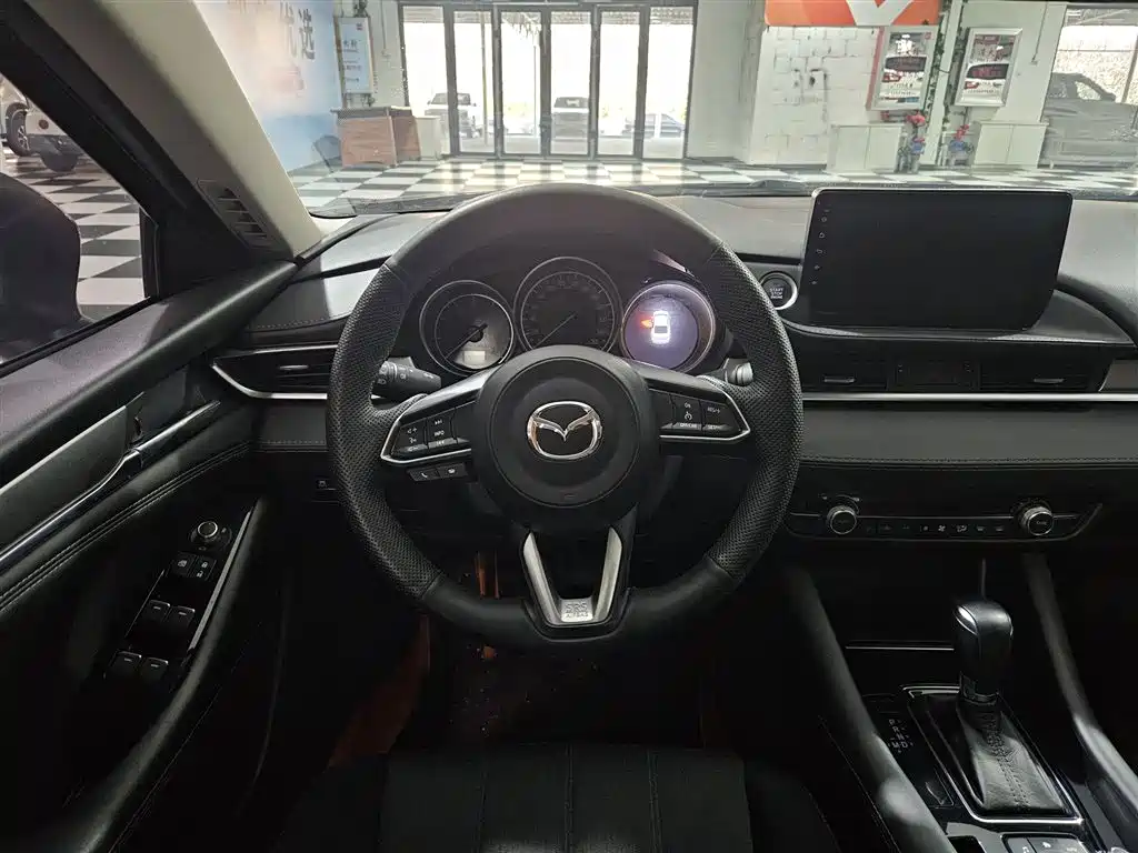 Photo 9 - Mazda Atenza
