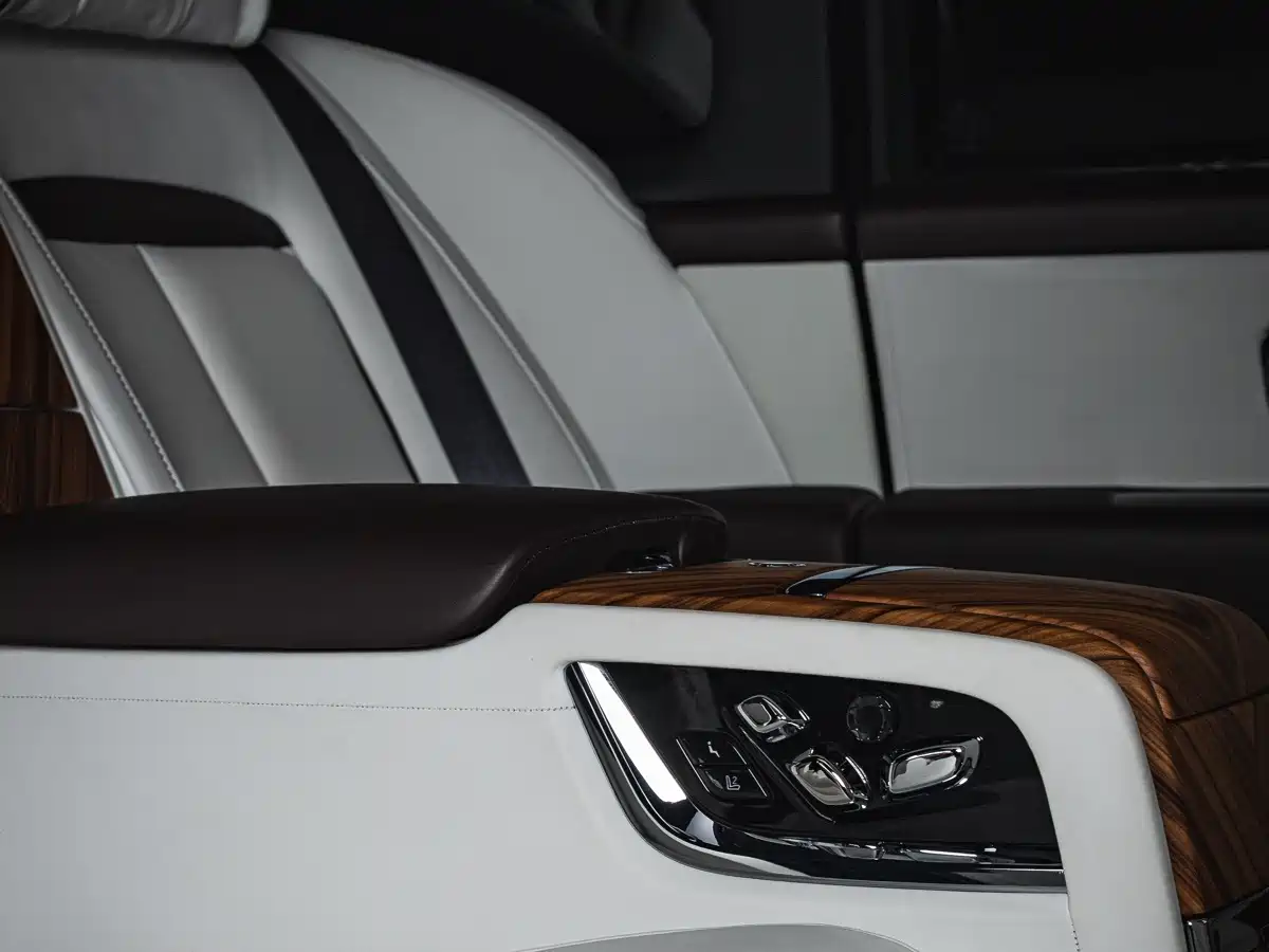 Фото 24 - Rolls-Royce Cullinan
