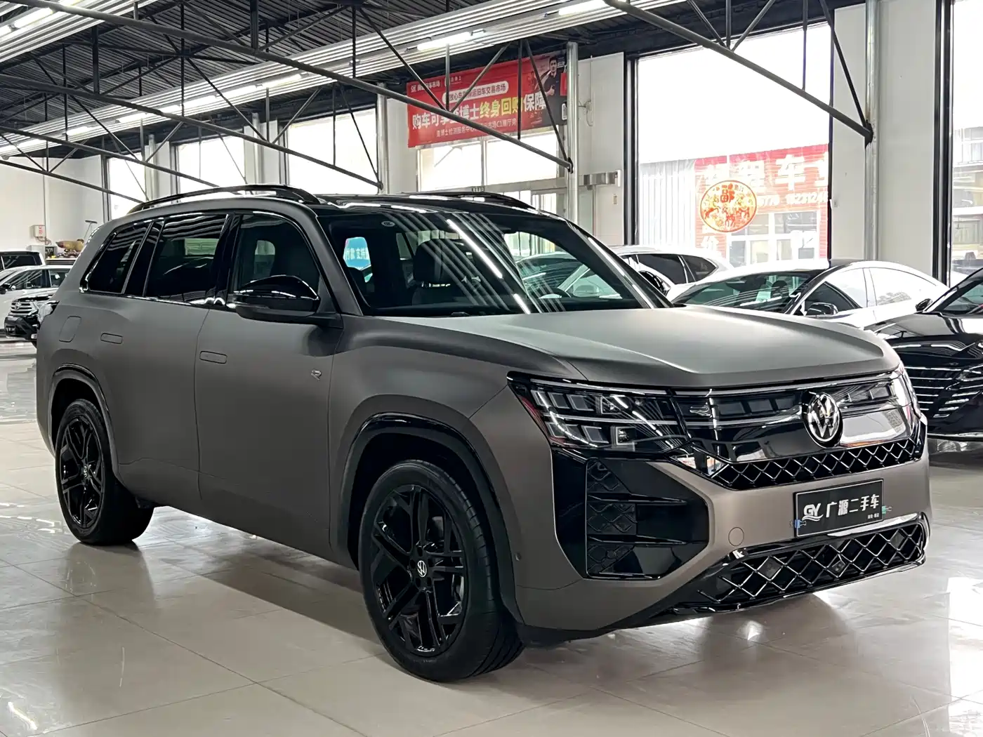 Volkswagen Teramont 2025 Teramont Pro 450TSI 4WD Summit Edition фото 3