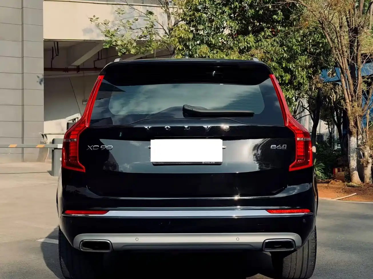 VOLVO XC90