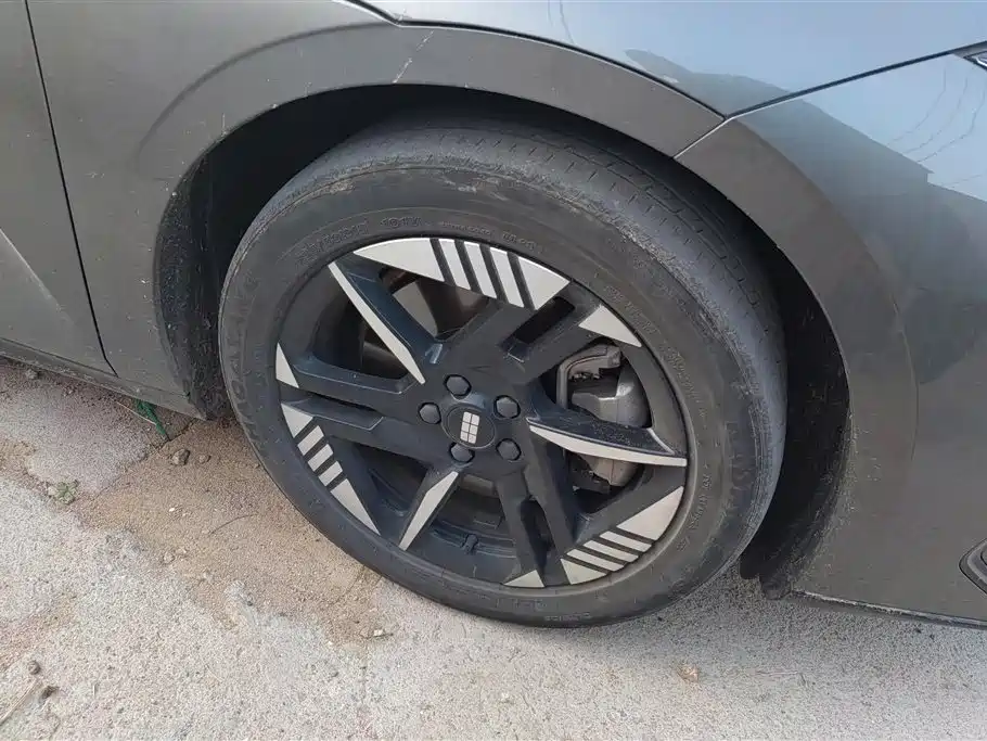 GEELY GALAXY GALAXY E8