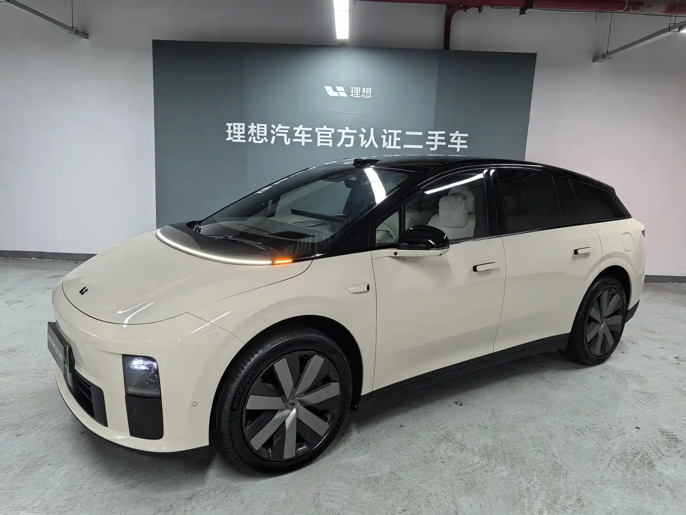 Li Auto i6 2025 4WD Base Model