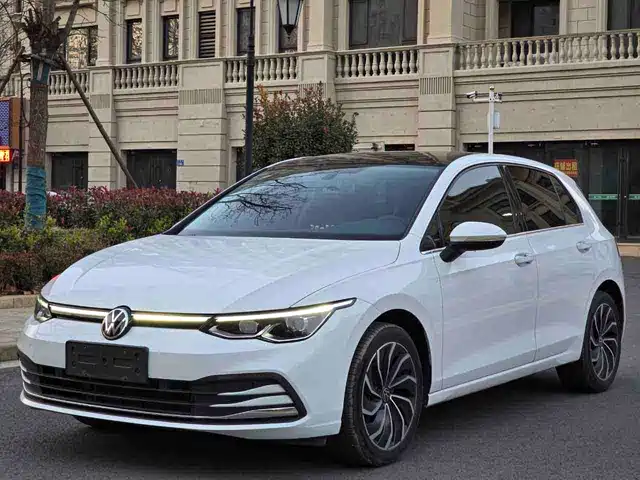Volkswagen Golf 2024
