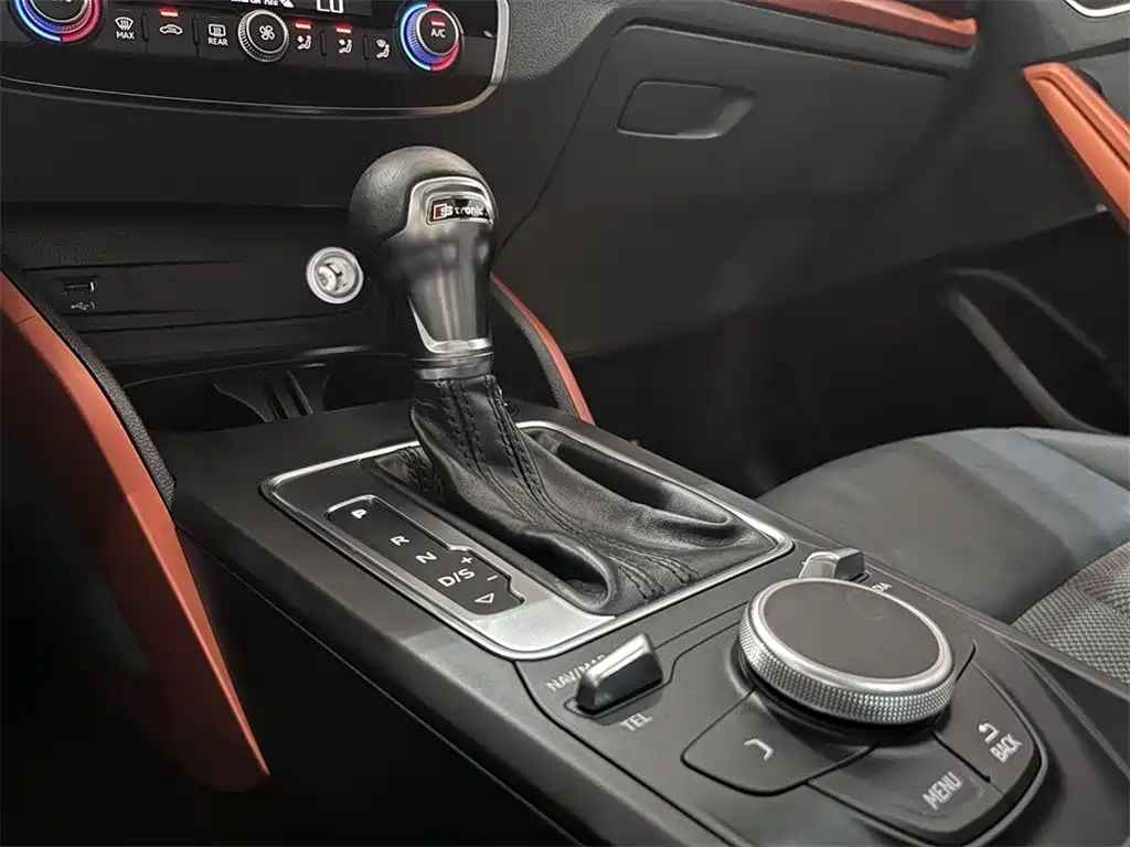 Audi Q2L 2019 2018 35 TFSI Fashion Elegance China V