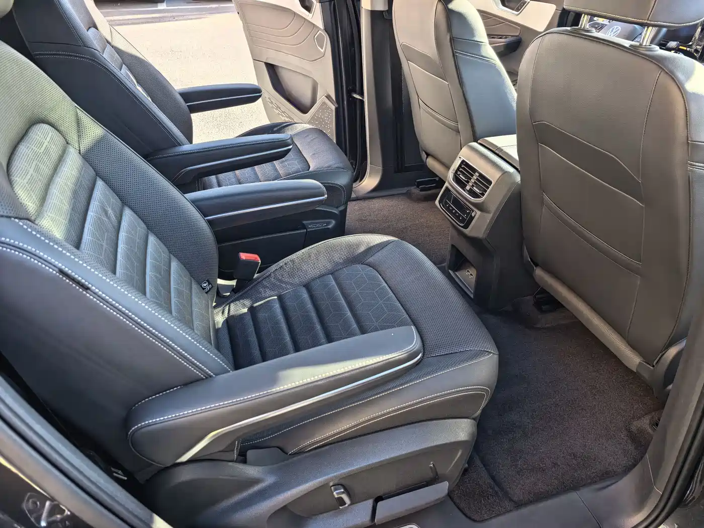 Volkswagen Talagon 2022 380TSI 4WD R-Line Explorer Edition 6-seater фото 13