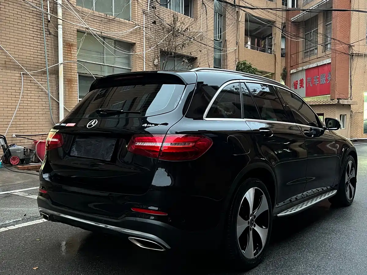Mercedes-Benz GLC 2018 Facelift GLC 300 4MATIC Dynamic фото 4