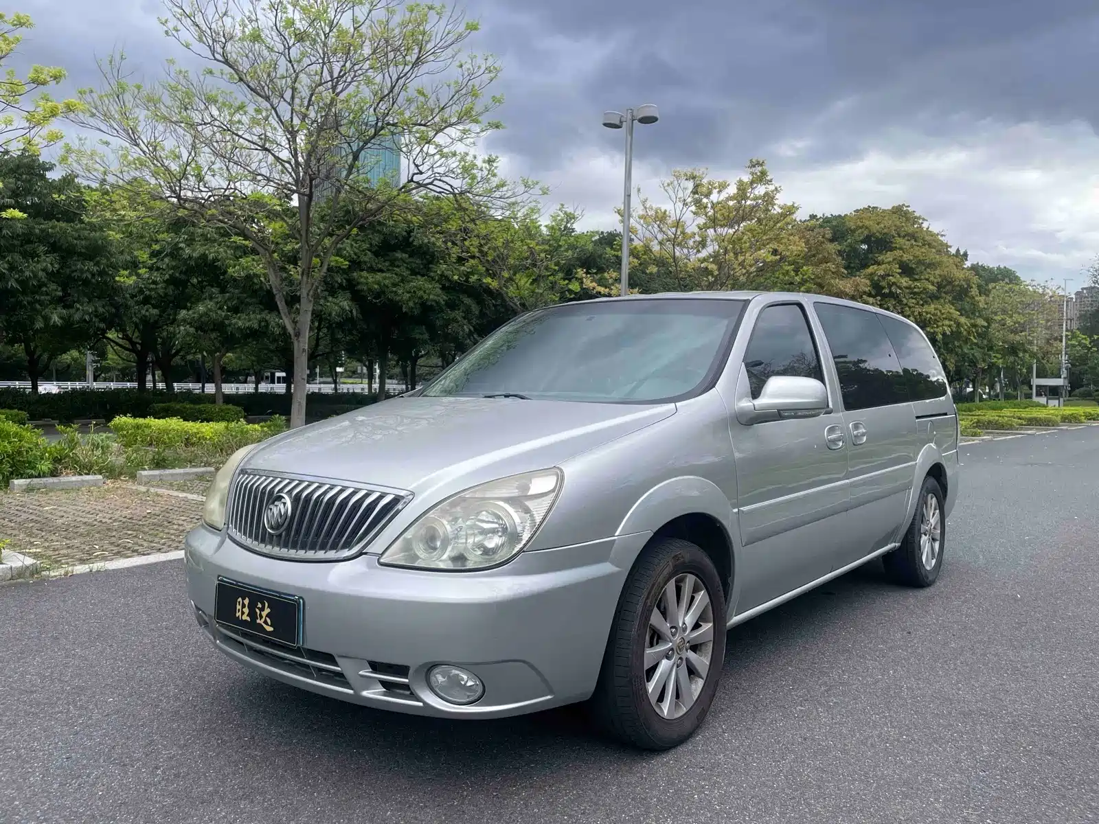Фото 1 - Buick GL8