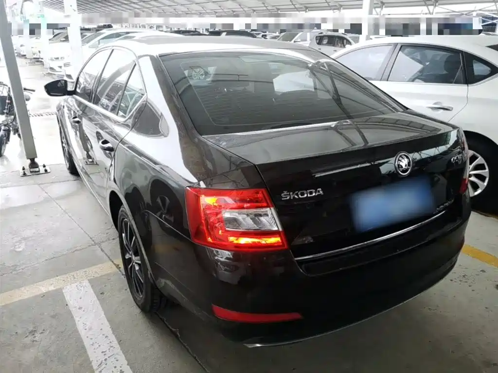 Škoda Octavia 2017 1.6L Automatic Smart Edition фото 5