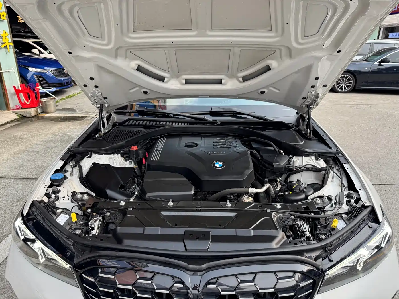 BMW 3 Series 2023 325Li M Sport Black Night Package фото 31