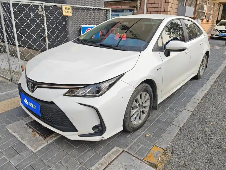 Фото 1 - Toyota Corolla