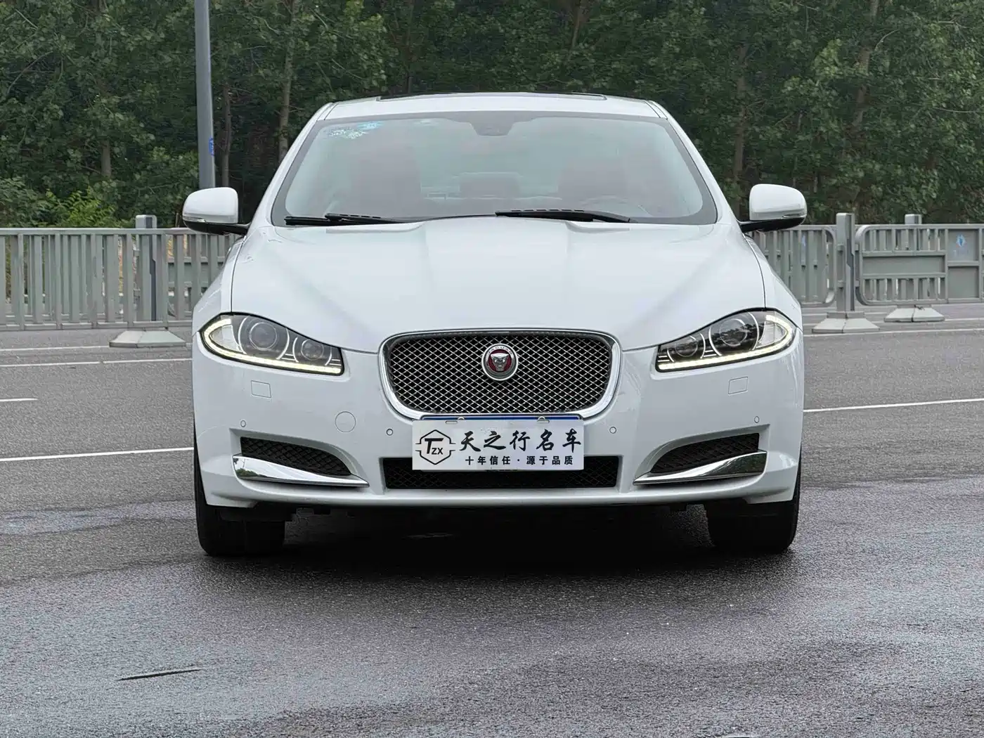 Jaguar XF 2014 2015 XF 2.0T Style Edition
