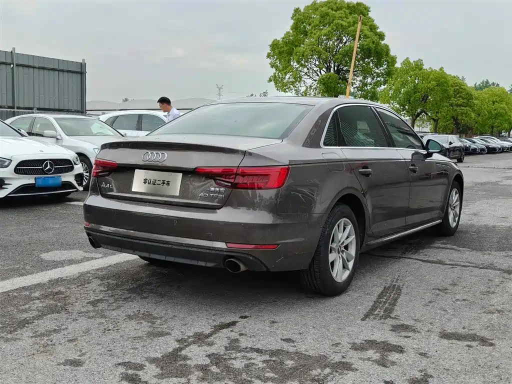 Audi A4L 2017 40 TFSI Progressive фото 4