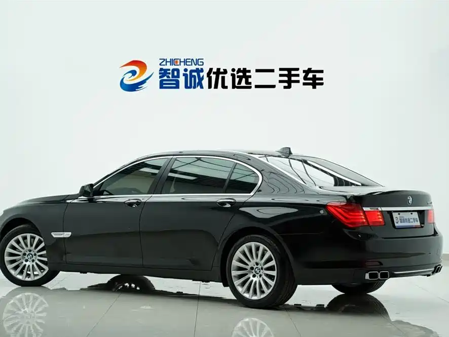 BMW 7 Series 2010 760Li фото 6