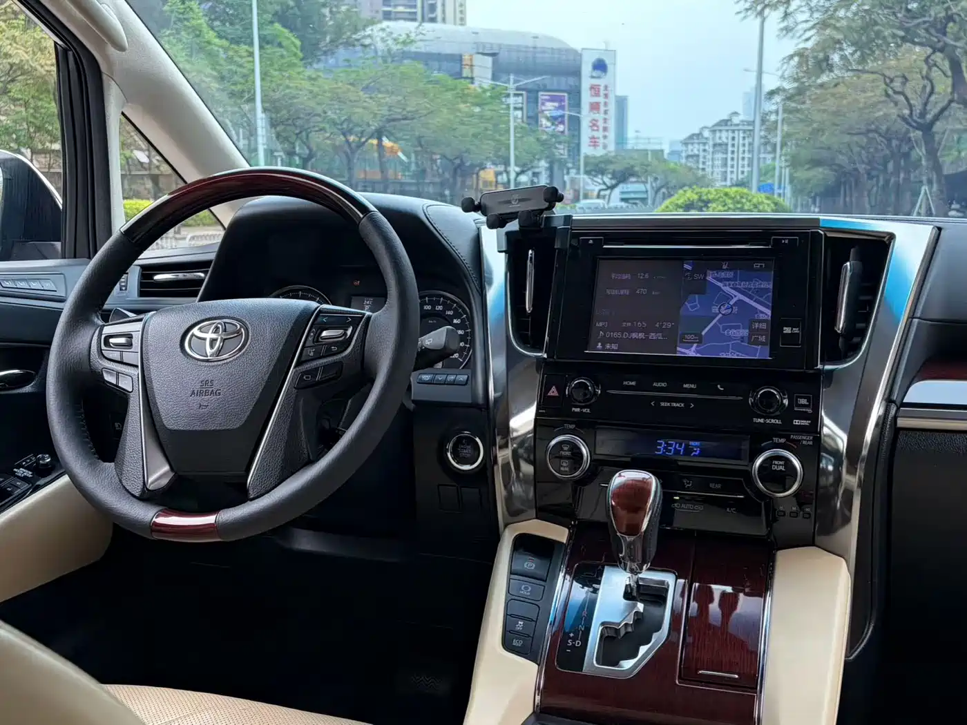 Toyota Alphard 2018 3.5L Luxury фото 6