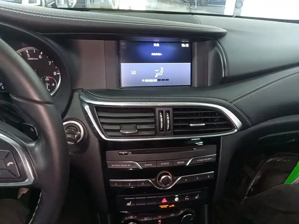 Infiniti QX30 2017 2017 Model 2.0T 4WD Fashion