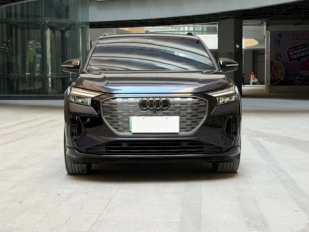 Фото 2 - Audi Q4 e-tron