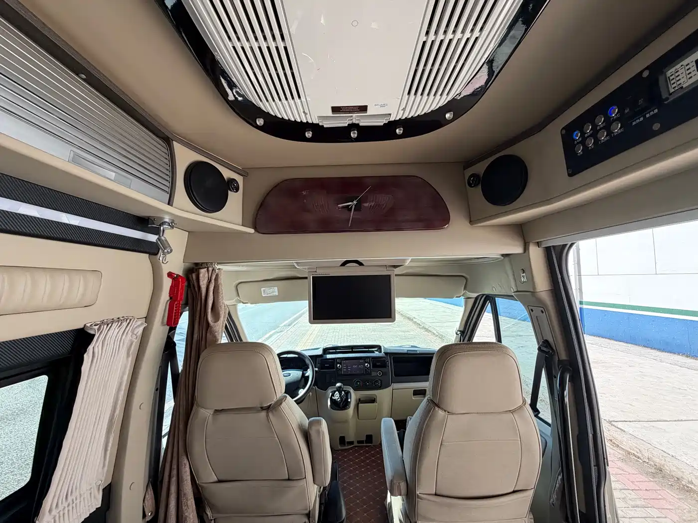 Ford New Generation Transit 2018 2016 Model 2.2T Long Wheelbase 6-Seater High-Roof Multi-Purpose Vehicle