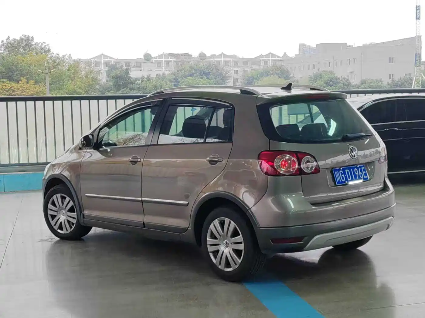 Volkswagen Golf (Import) 2011 1.4TSI Cross Golf фото 9