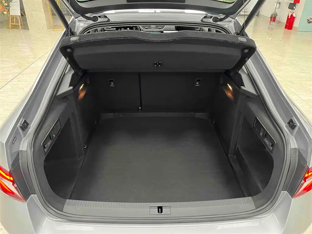Škoda Superb 2023 Facelift TSI280 DSG Premium Edition фото 16