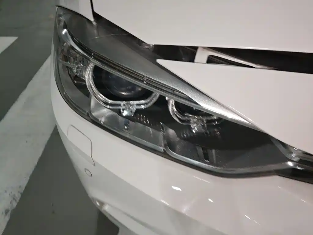 Photo 7 - BMW 3 Series